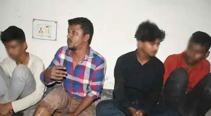 কুকুরের মাংস বেচতেন খাসি