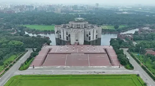 সংসদ ভবন তৈরি