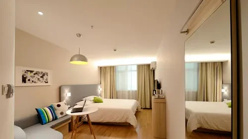 হোটেলে গোপন ক্যামেরা